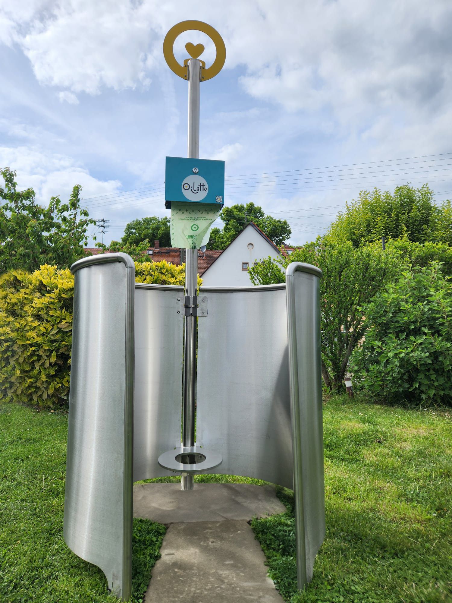 Beidseitiger Sichtschutz für Oilette - die Kindertoilette für den Spielplatz