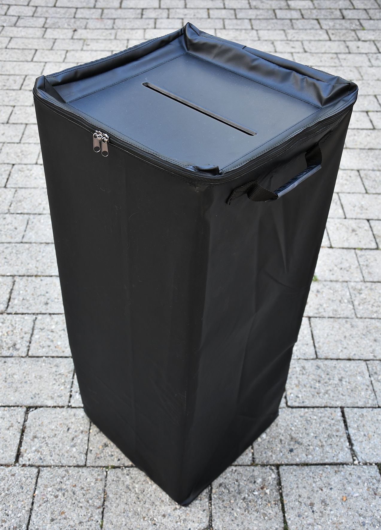 Faltbare Wahlurne 90cm hoch, aus beschichtetem Kunststoffgewebe mit Innenverstärkung, schwarz