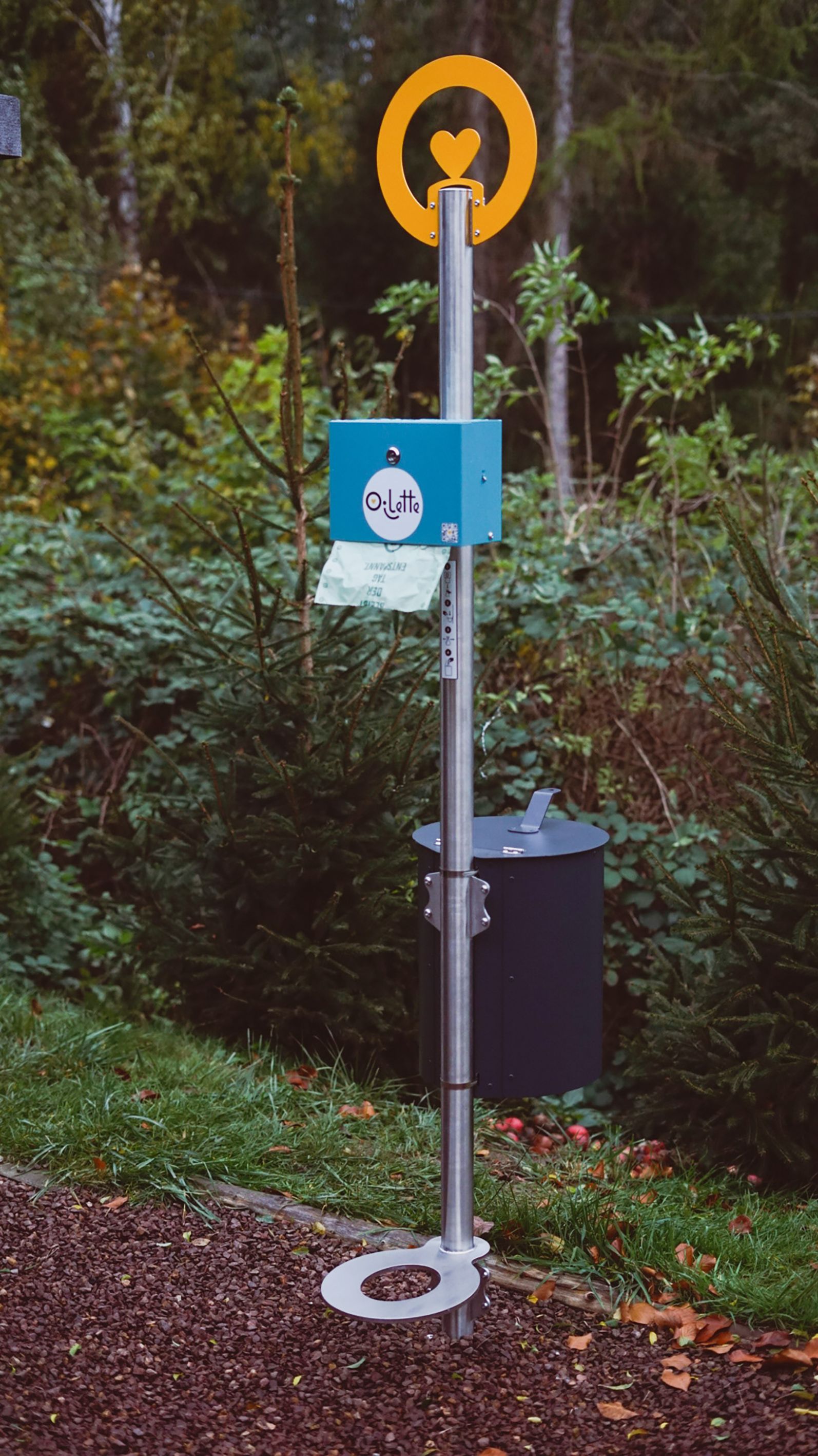 Oilette - die Kindertoilette für den Spielplatz (inkl. Mülleimer mit Öffnung unten und PCR Abfallbeutel)