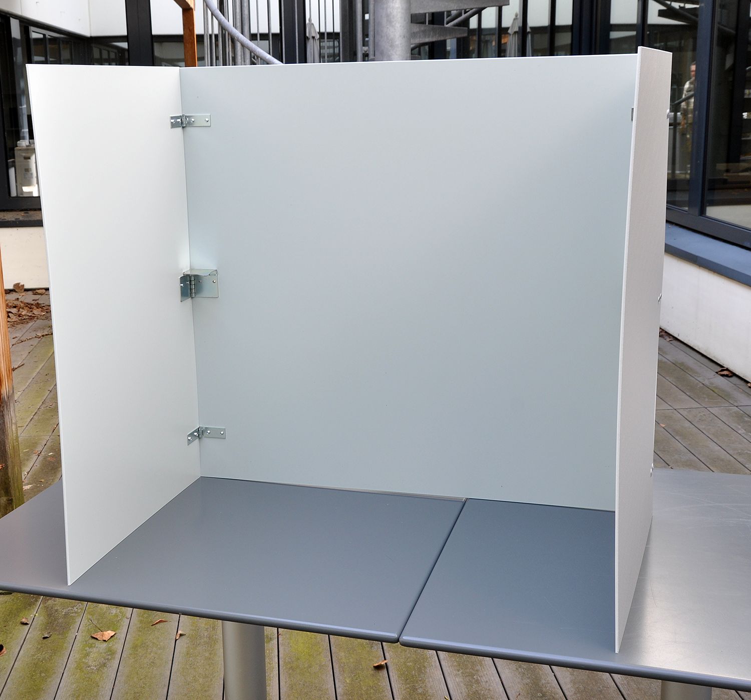 Tisch-Wahlkabine, 85 cm breit Tisch-Wahlkabine, 85 cm breit
