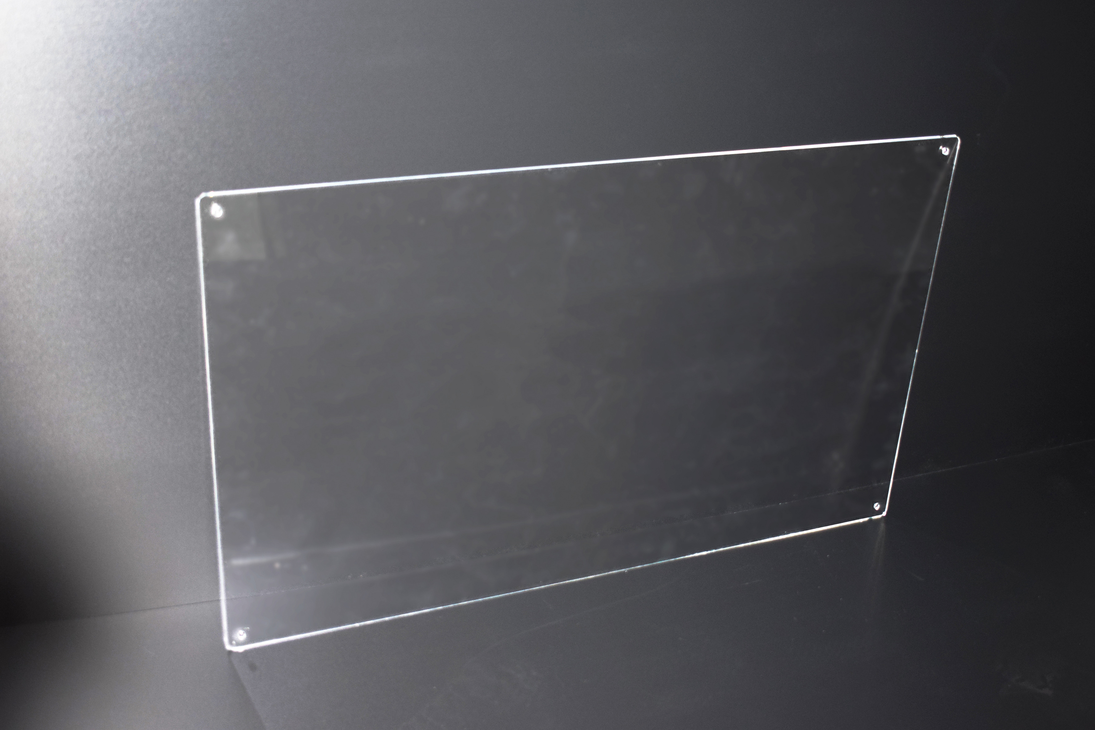 Virenschutz-Aufhänger Plexiglas, 100 cm x 60 cm mit 4 Lochbohrungen und Aufkleber