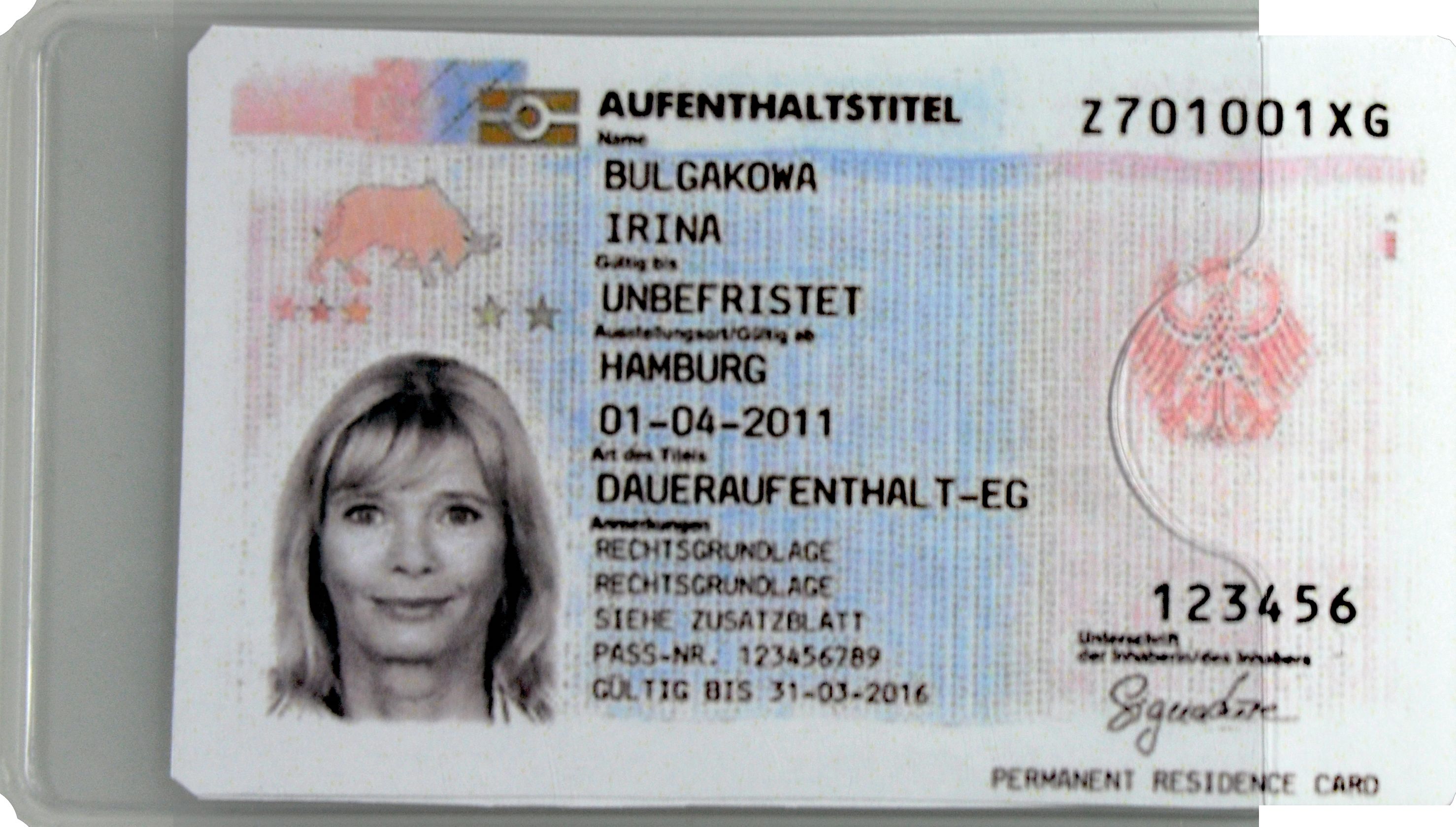 Schutzhülle im Scheckkartenformat aus Hart-PVC, transparent